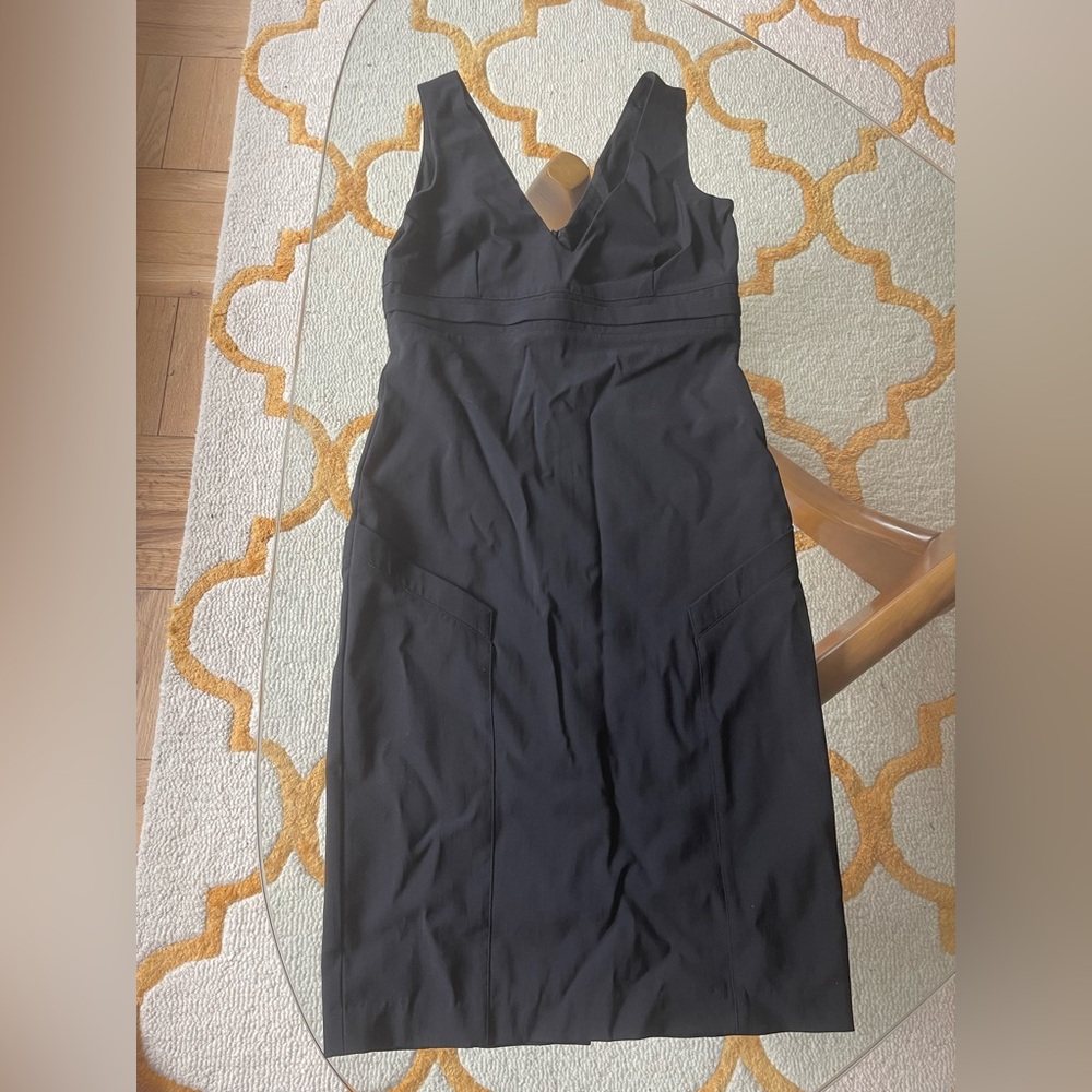 Elegant Black V-Neck Midi Dress